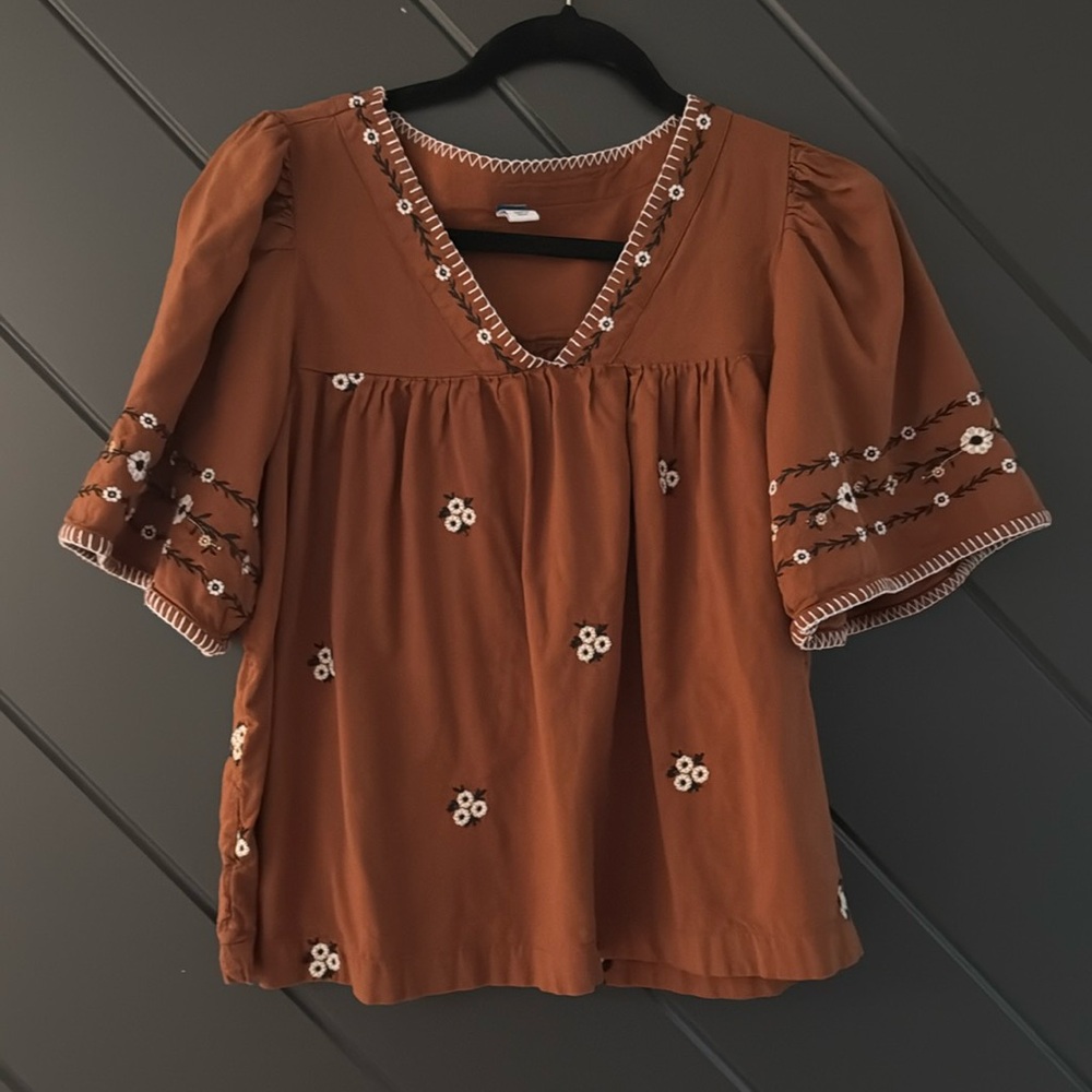 Old Navy Floral Embroidered Boho Blouse in Light Brown (Size M)